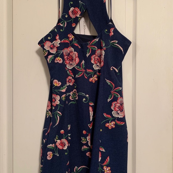 BCBGeneration size 8 - Picture 5 of 6